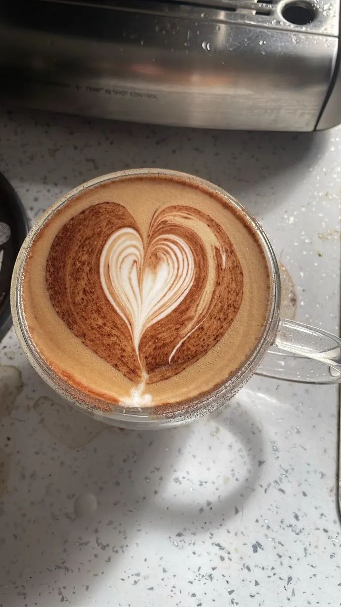 Coffee machine with integrated grinder - Image 3