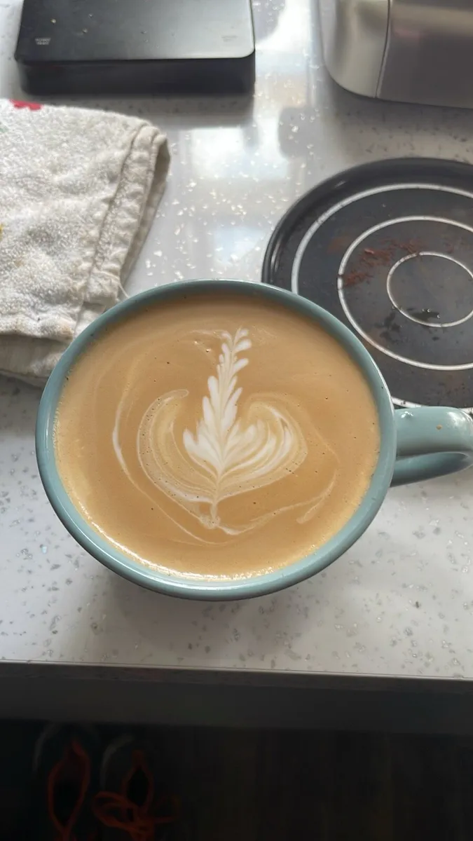 Coffee machine with integrated grinder - Image 4