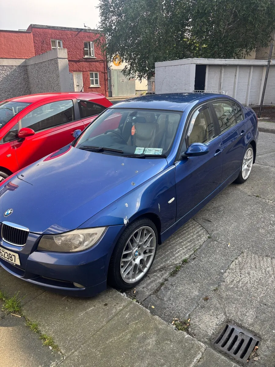 BMW E90 316i FOR BREAKING OR FIXING - Image 4
