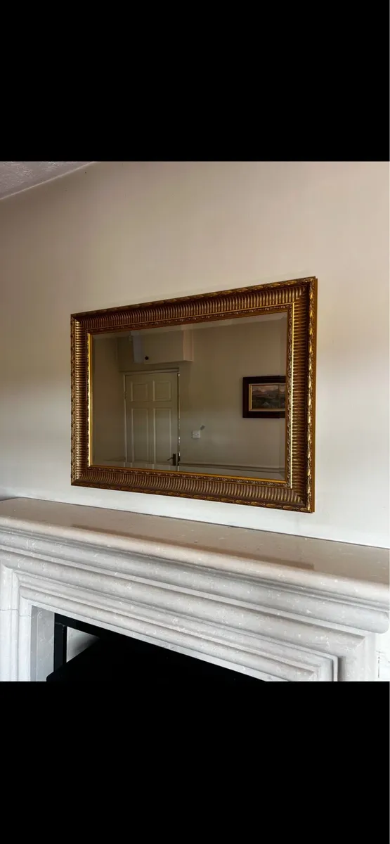 Elegant Vintage-Style Wall Mirror – Gold Frame - Image 3