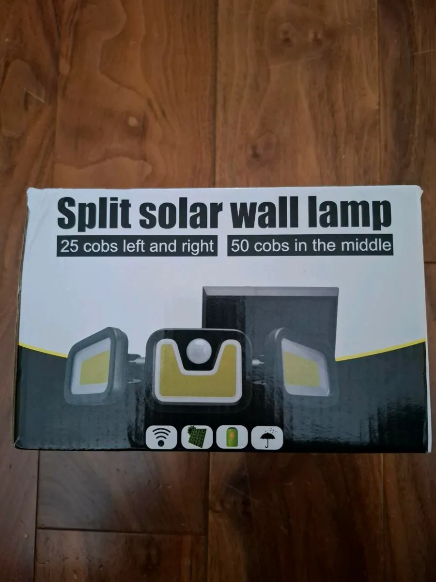 Solar wall security light with Motion Sensor. - Image 1
