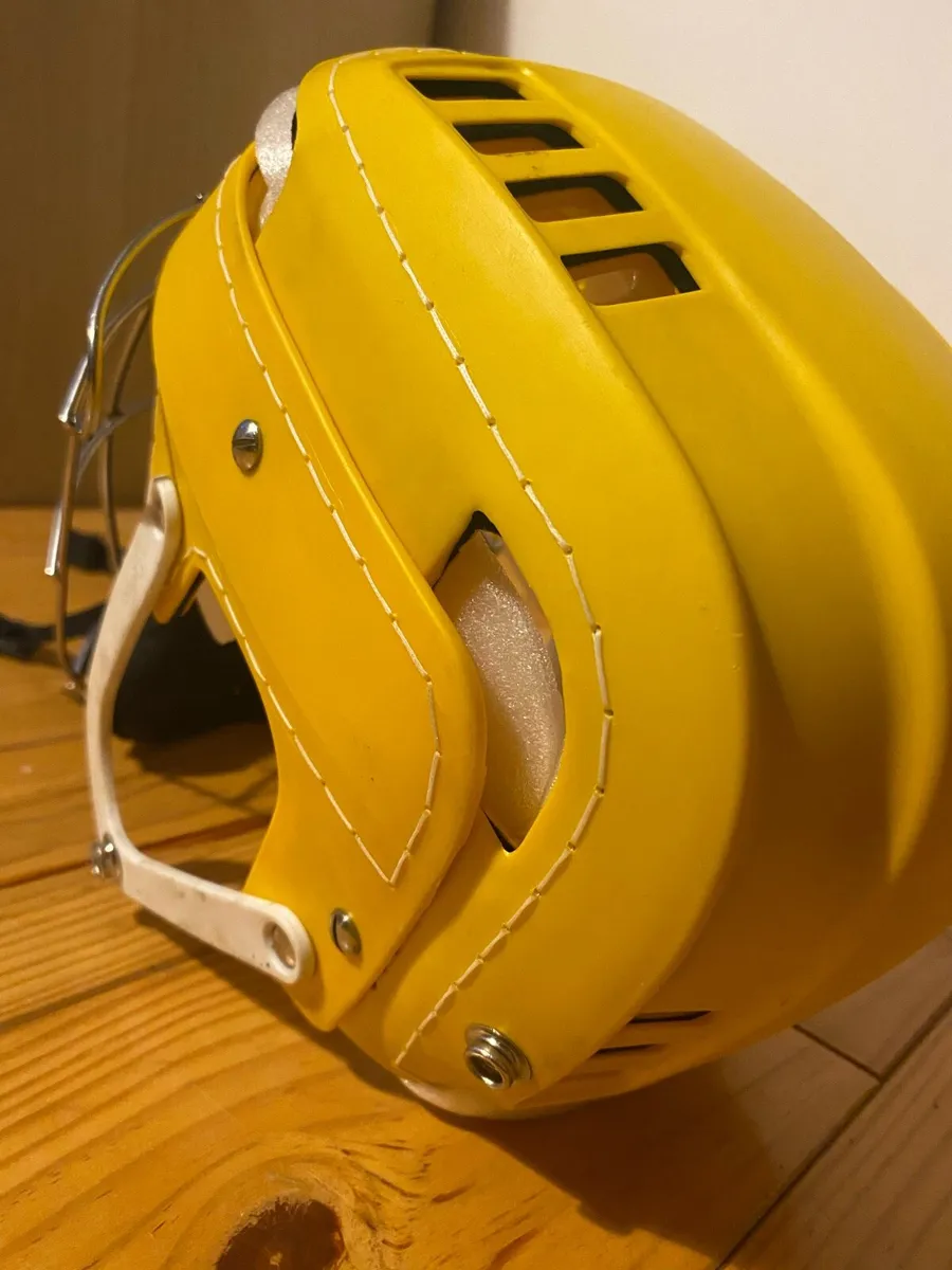 Cooper hurling helmet - Image 3