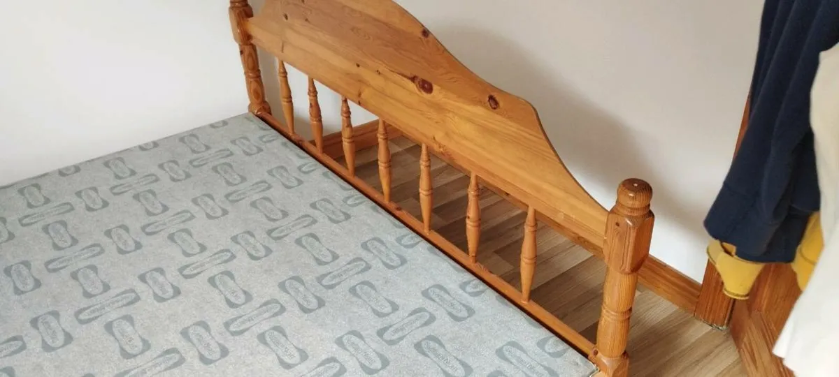 Bed frame - Image 1
