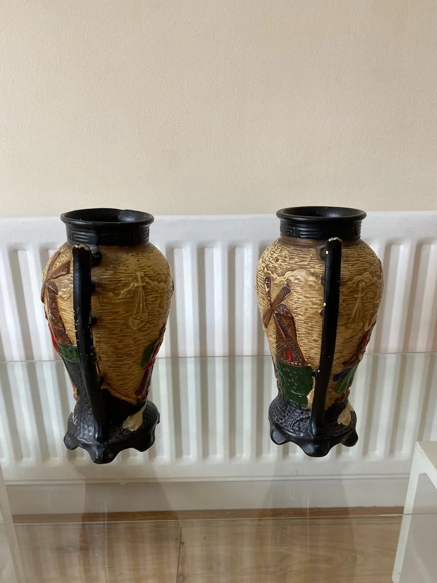 Pottery vases - Image 2