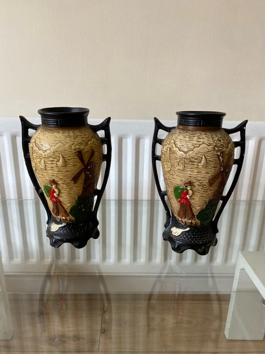 Pottery vases - Image 3