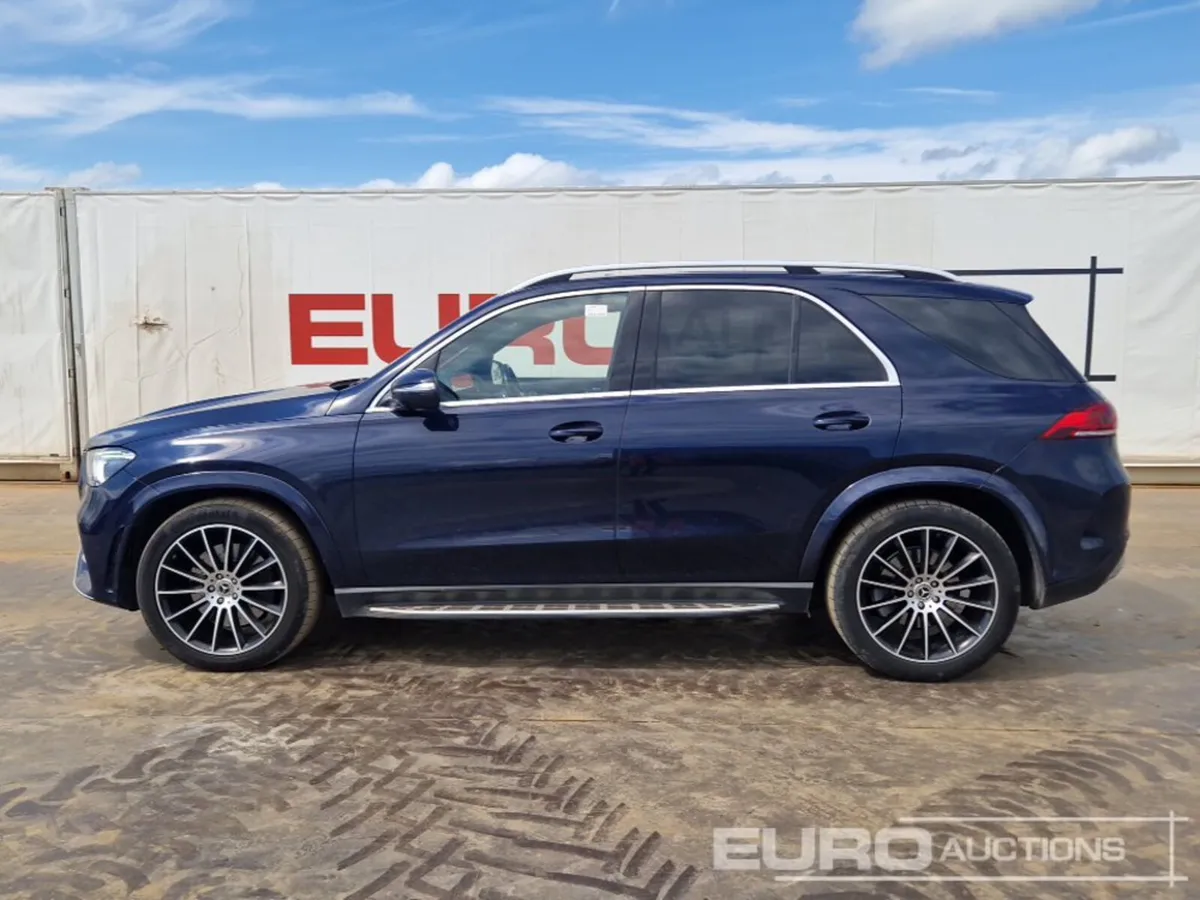 2022 Mercedes-Benz GLE - Image 2