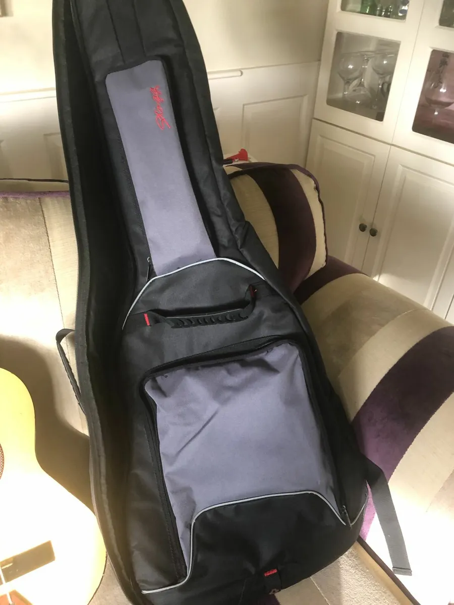 Ukulele Bass - Image 2