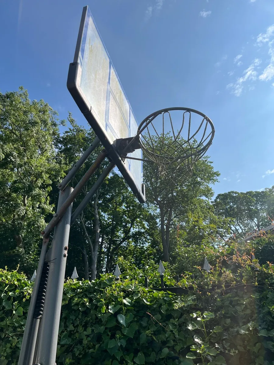 Basketball hoop - Image 2
