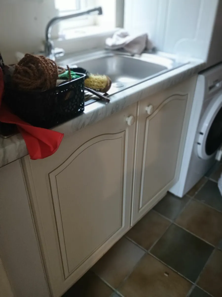 Second hand kitchen - Image 1