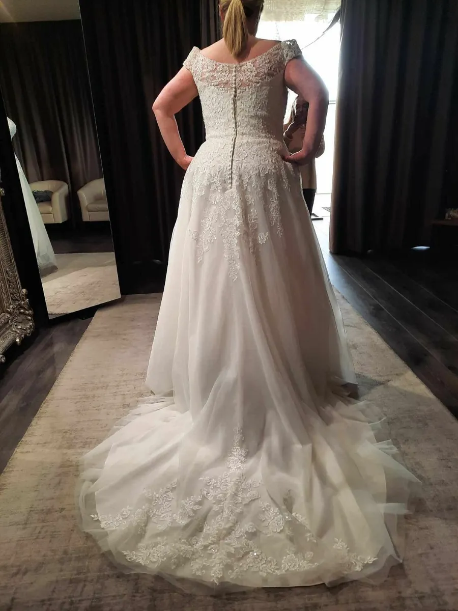 Wedding dress plus size - Image 1