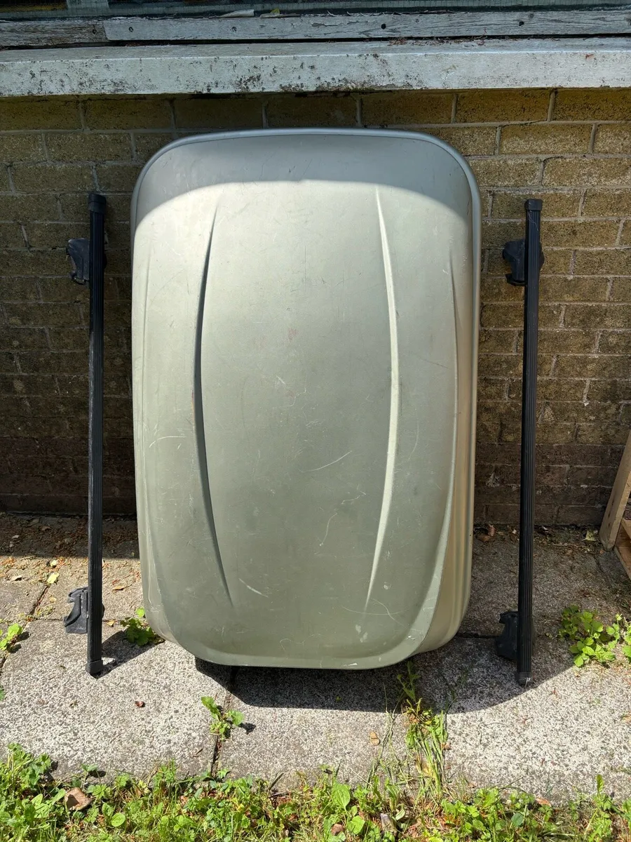 Roof box - Image 1