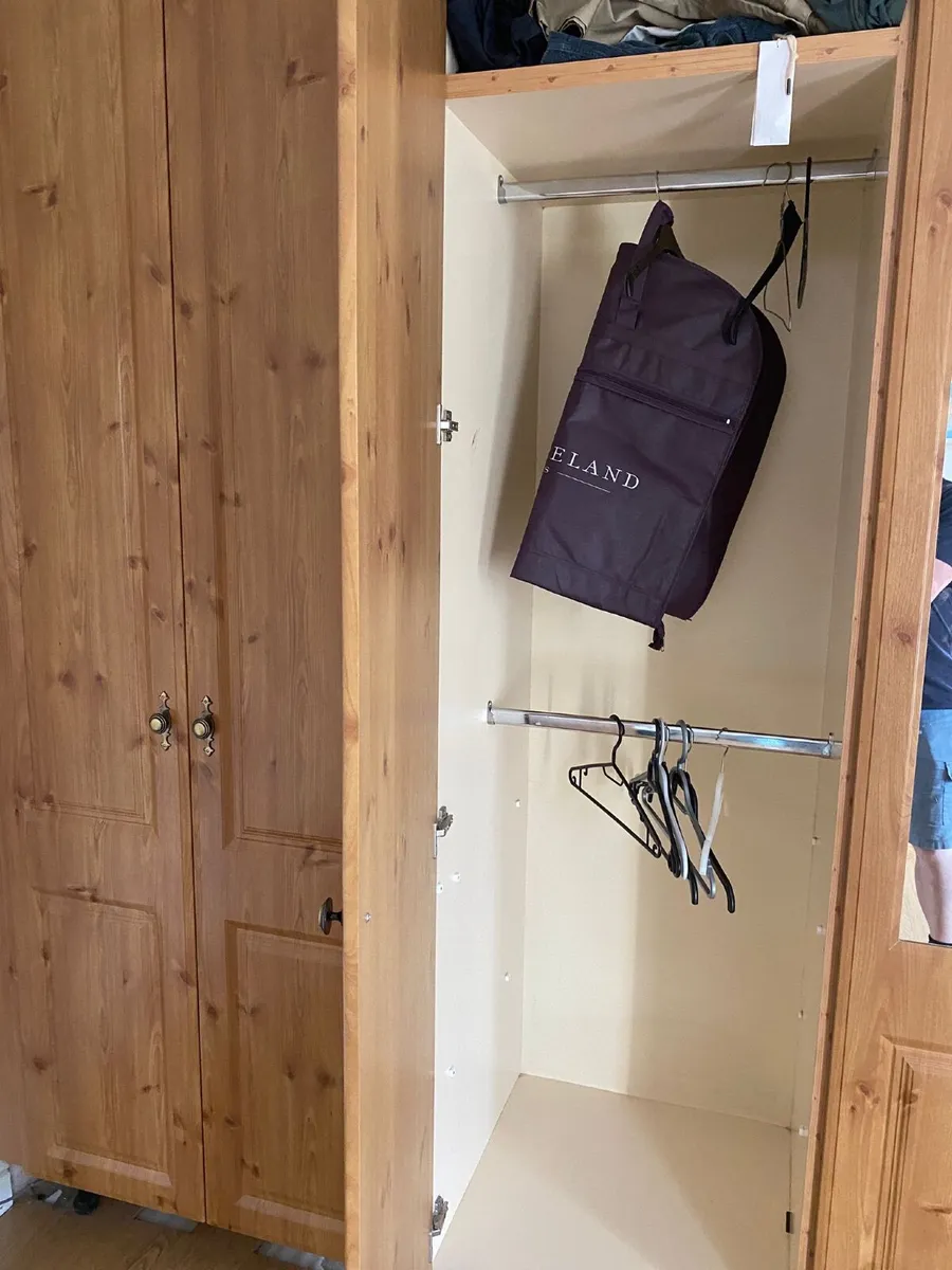 Fitted wardrobes - Image 3