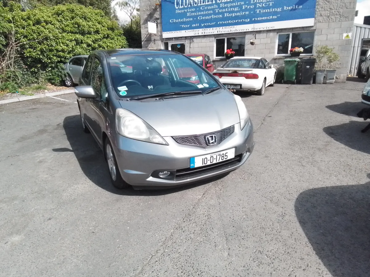 Honda Jazz 2010 - Image 2