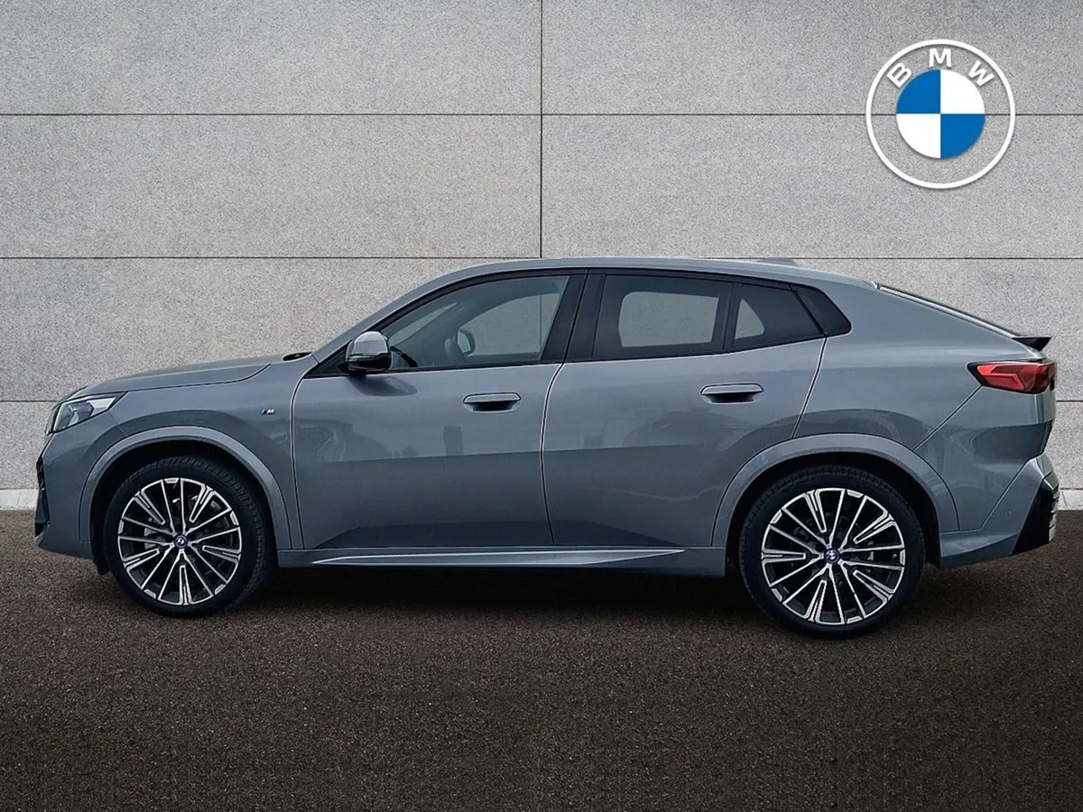 BMW iX2 Xdrive30 M Sport - Image 3