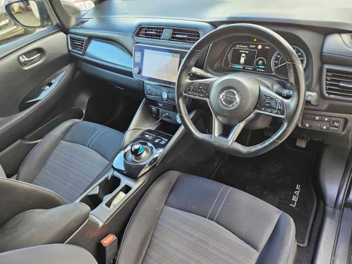 2020 Nissan Leaf SV Premium 40KwH - Image 2