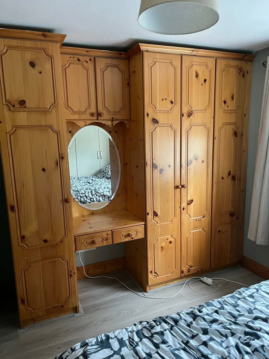 Built in wardrobes - Image 2