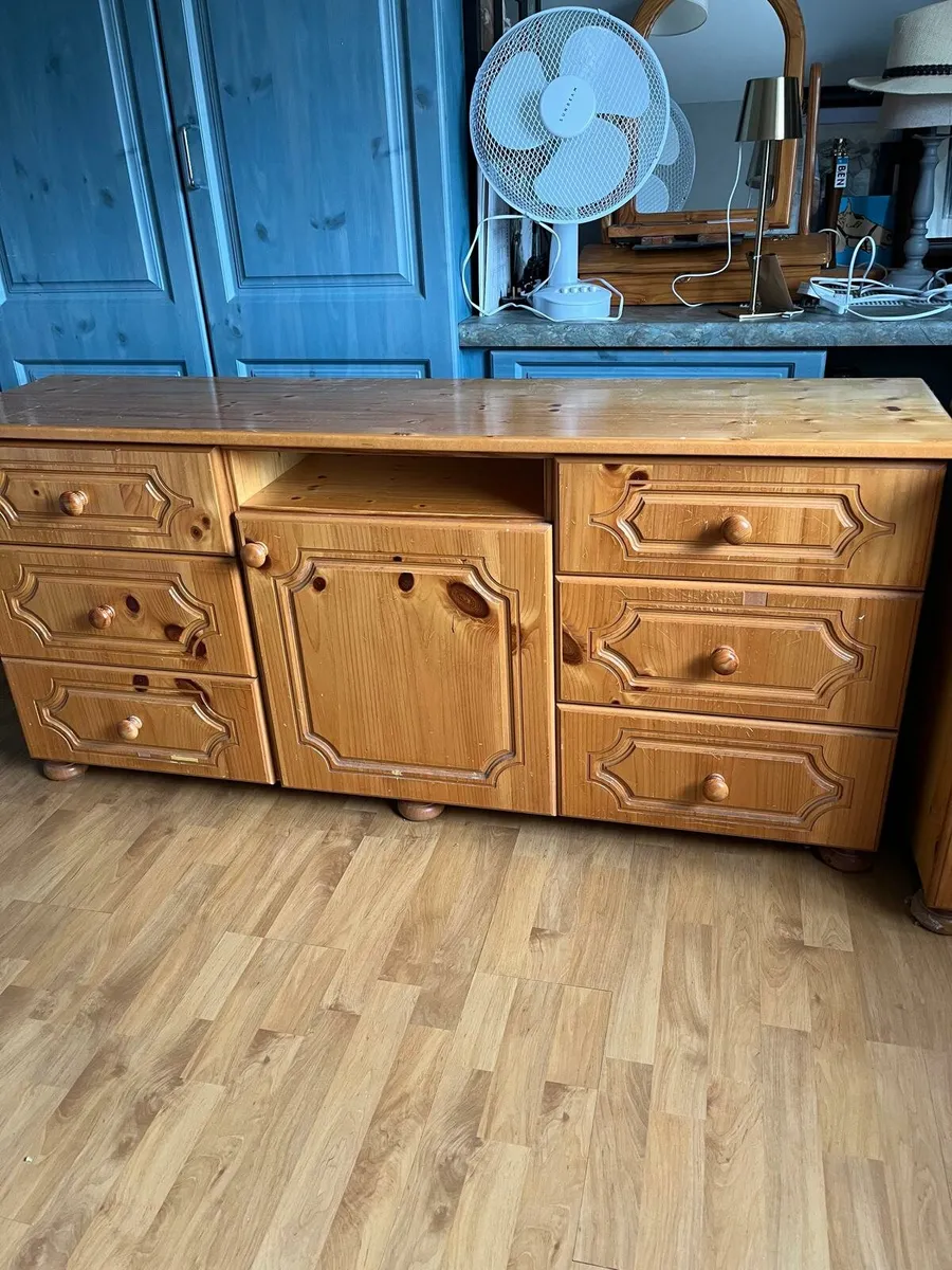 Built in wardrobes - Image 4