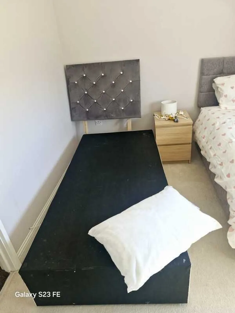 Singe bed divan with headboard