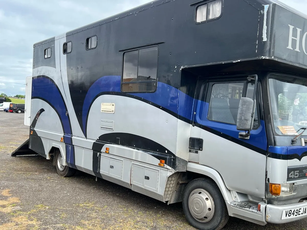 7.5t DAF horsebox - Image 1