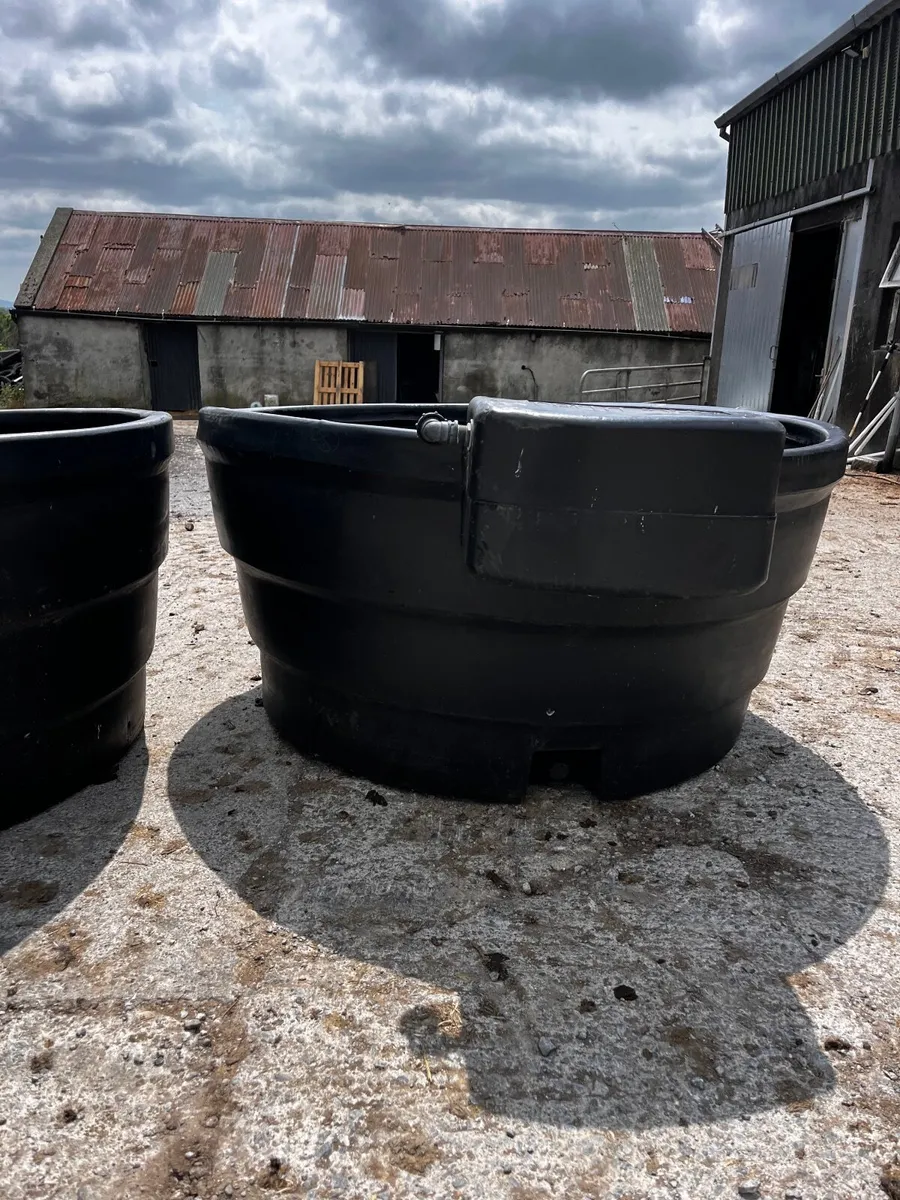 180 gallon drinking trough x5 - Image 2