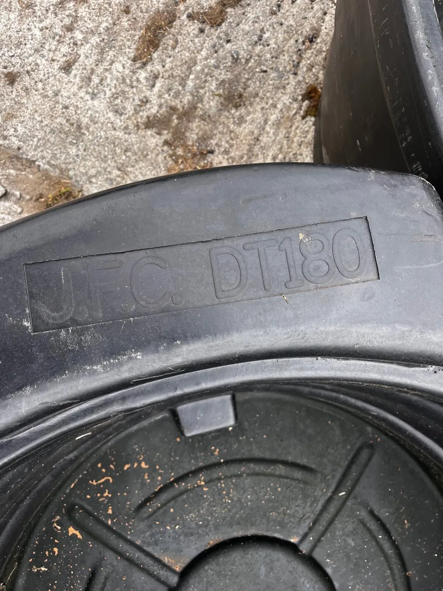 180 gallon drinking trough x5 - Image 3