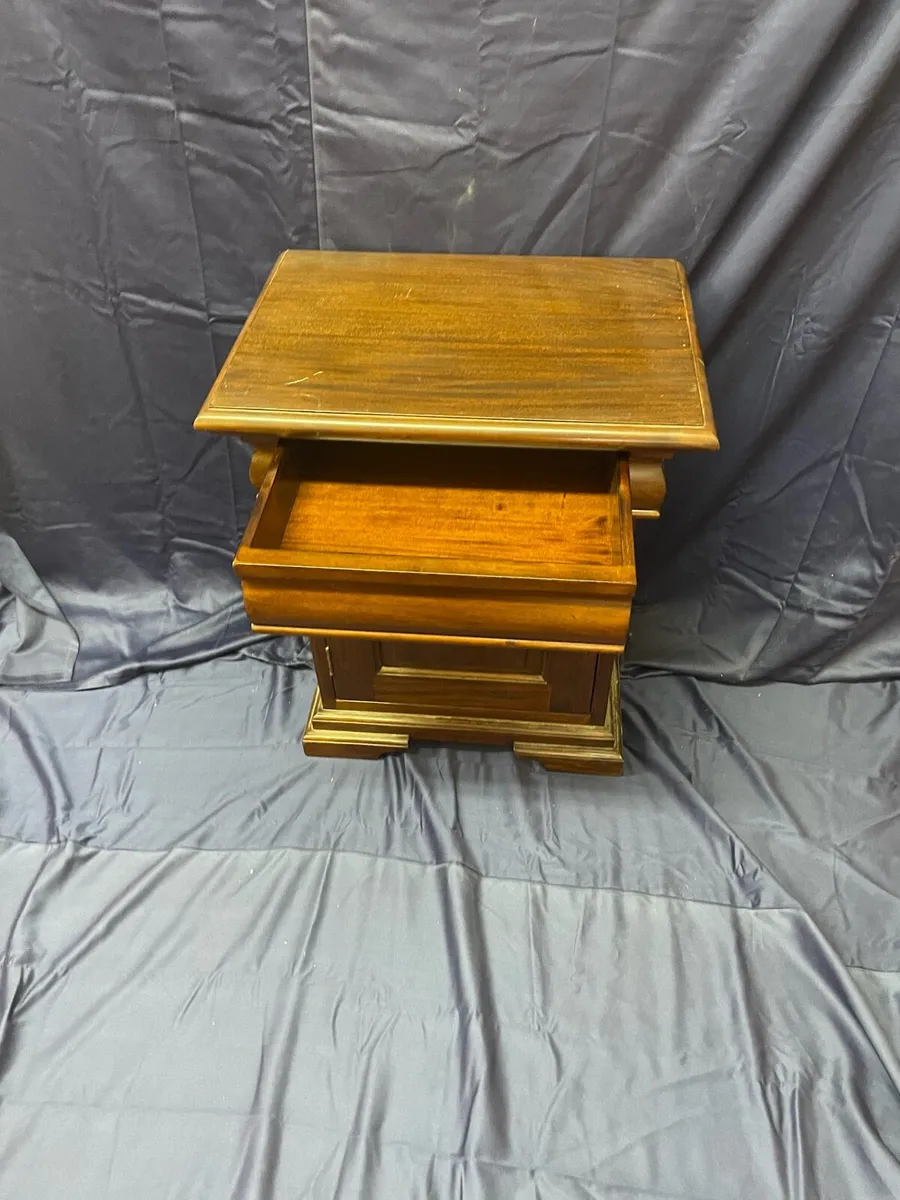 Vintage bed side cabinet - Image 3