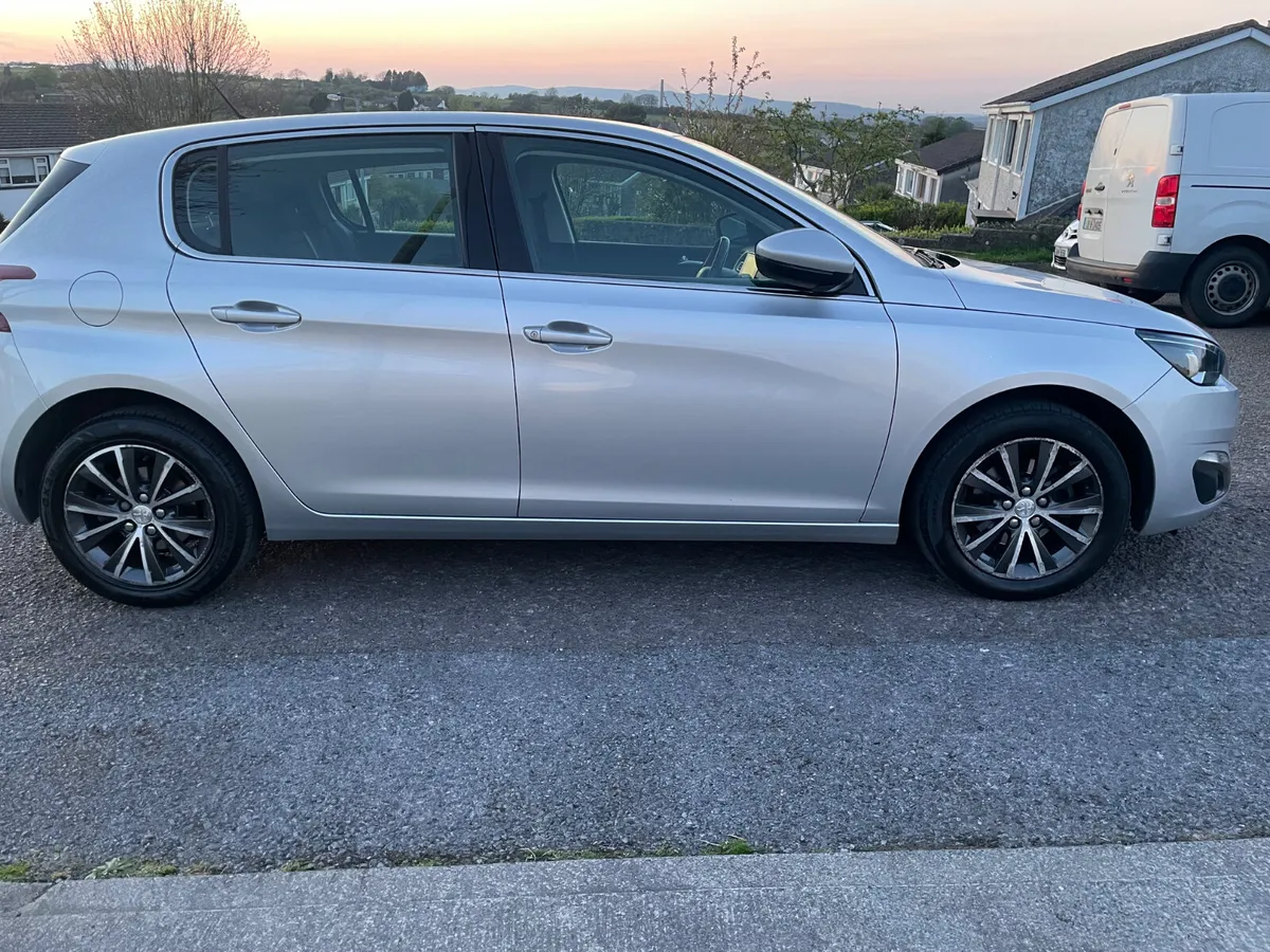 PEUGEOT 308 1.6 BLUE HDi ALLURE 171 NCT 04/27 TAX - Image 2
