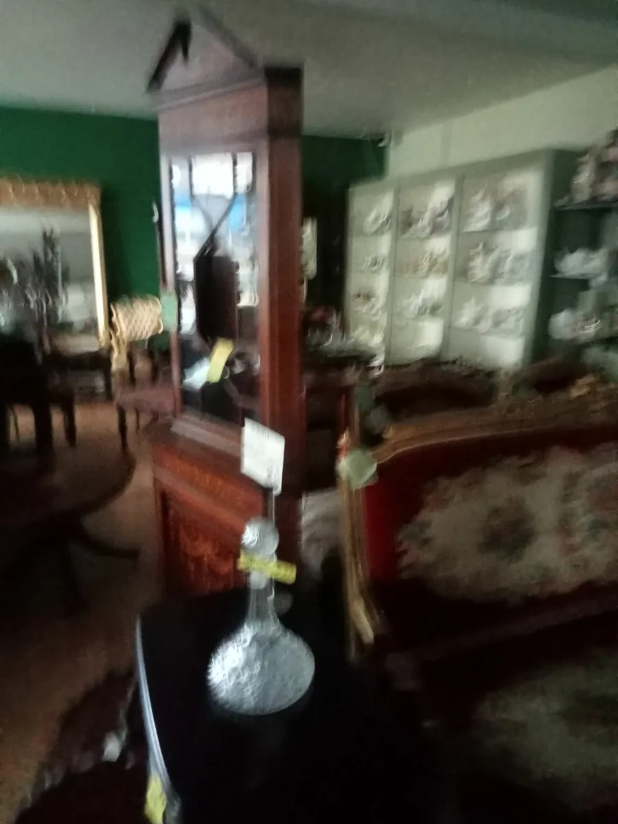 LOADS OF ANTIQUES AND COLLECTABLES. - Image 3