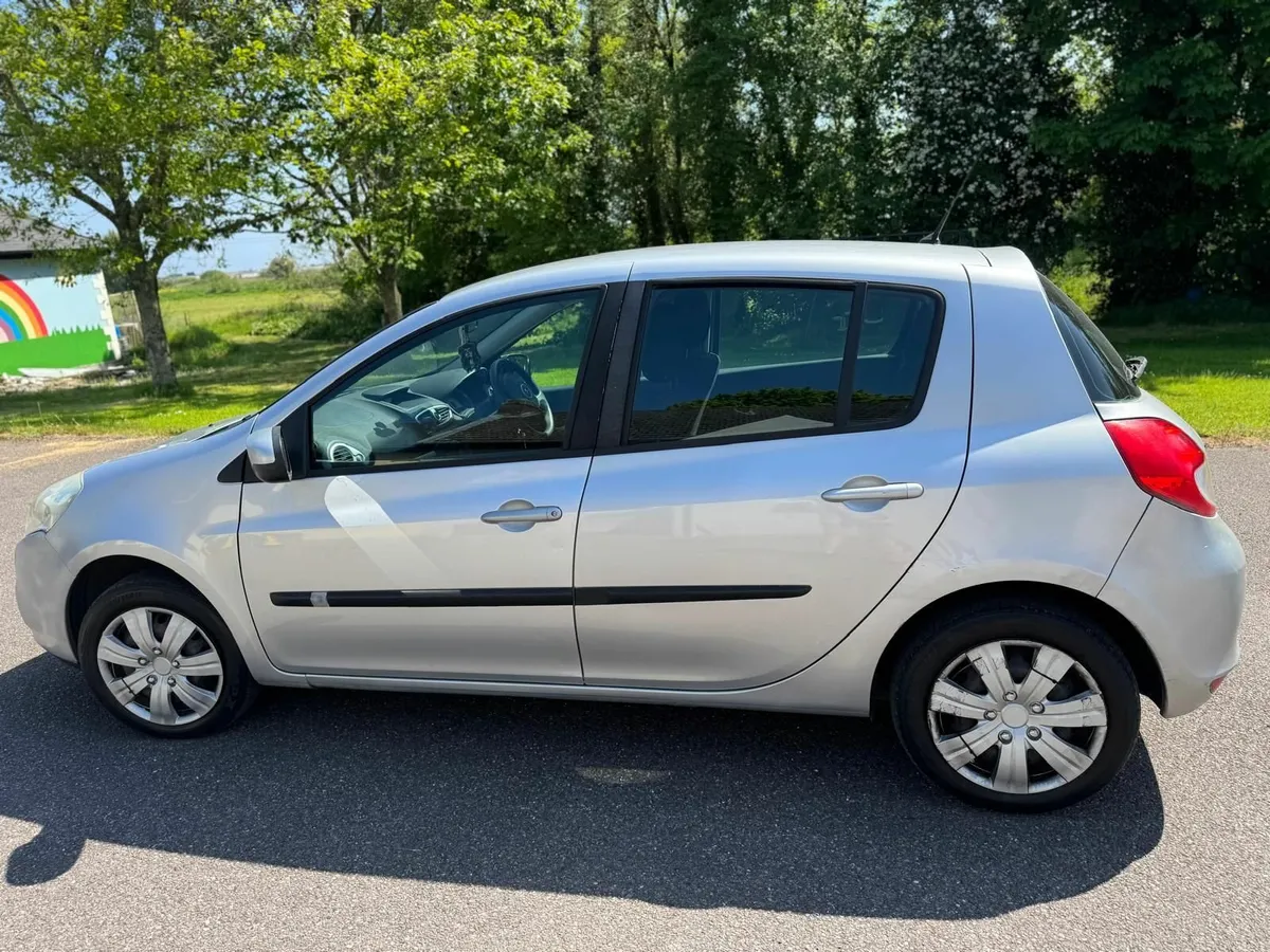 Renault Clio 2011 - Image 4