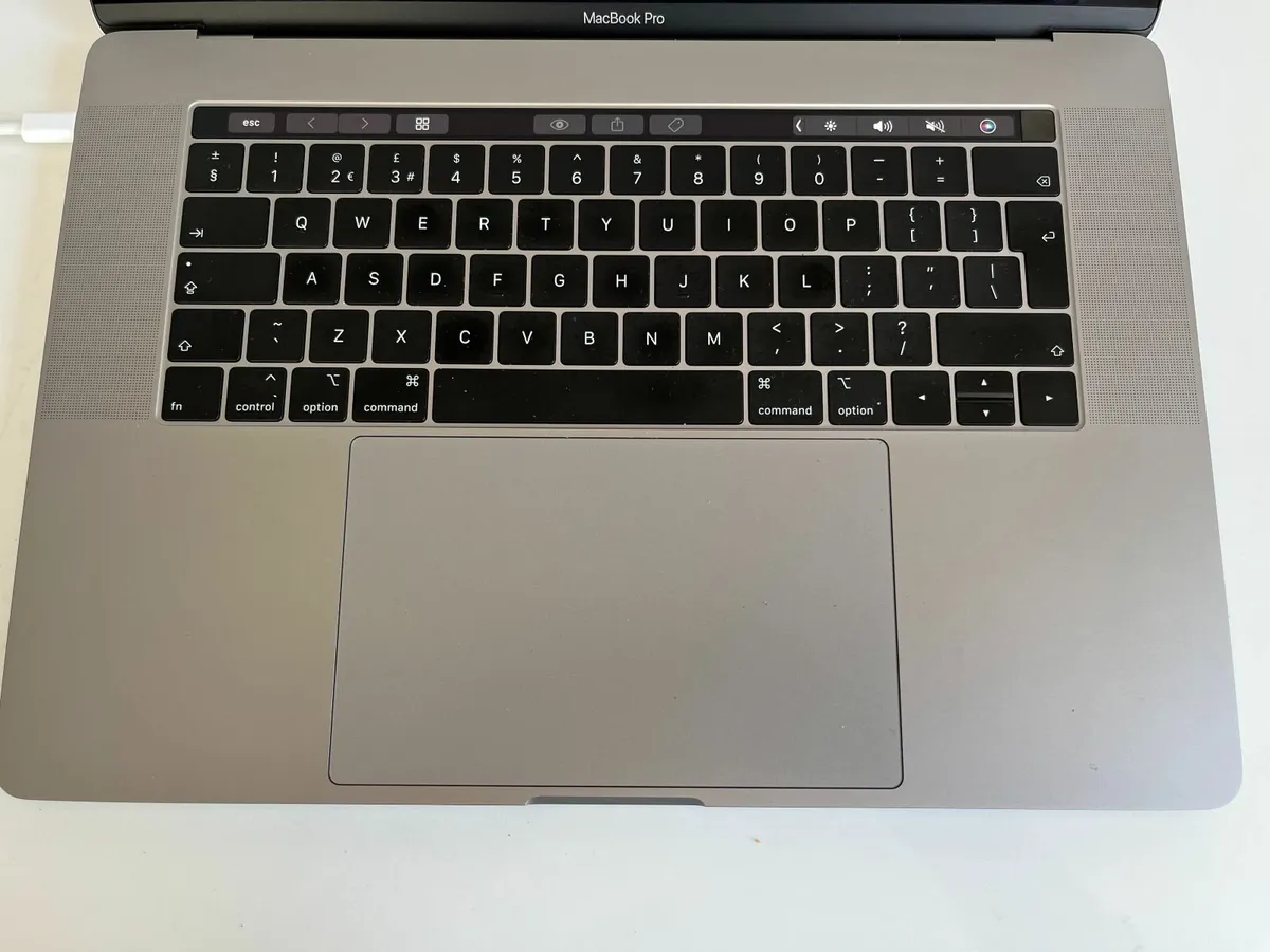 Apple MacBook Pro 15.4" i7 Touchbar with Warranty - Image 2