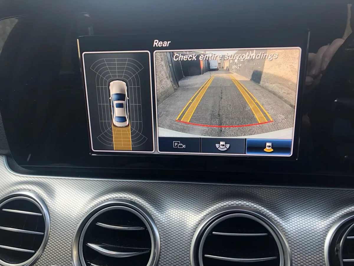 2017 MERCEDES E220 AVANTGARDE - Image 3