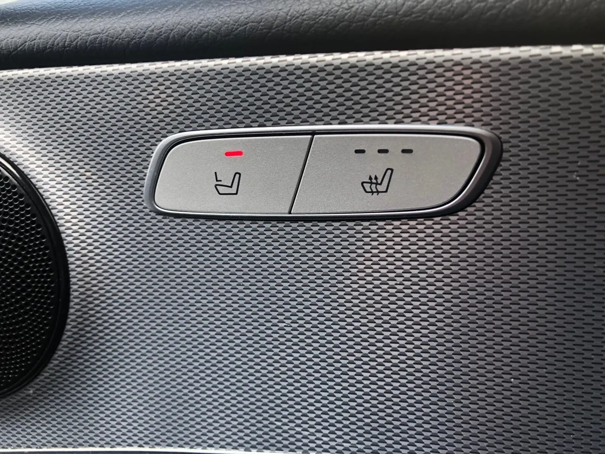 2017 MERCEDES E220 AVANTGARDE - Image 4