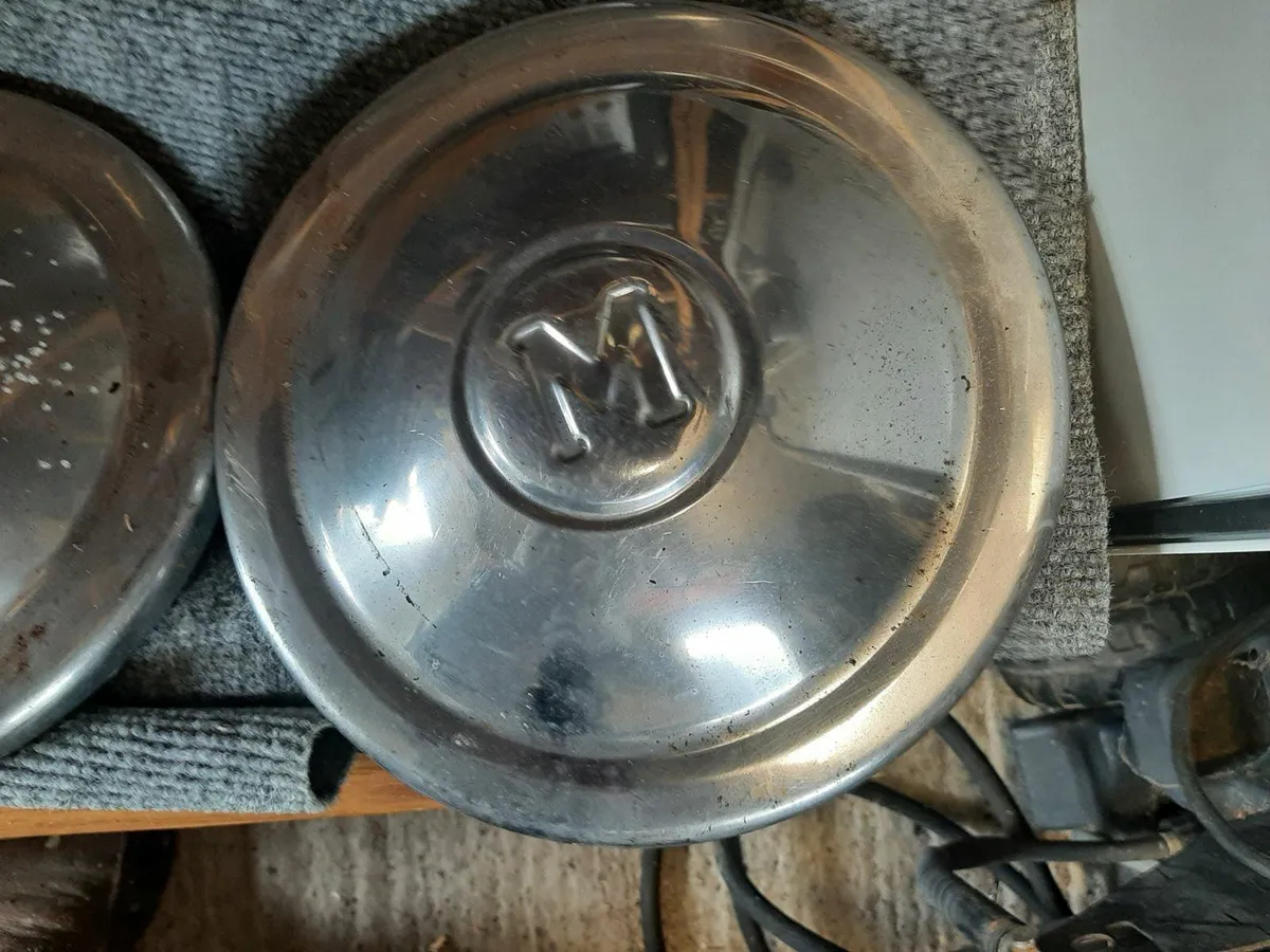 Morris Minor  hubcaps  ( 3 ) back light , wheel. - Image 2