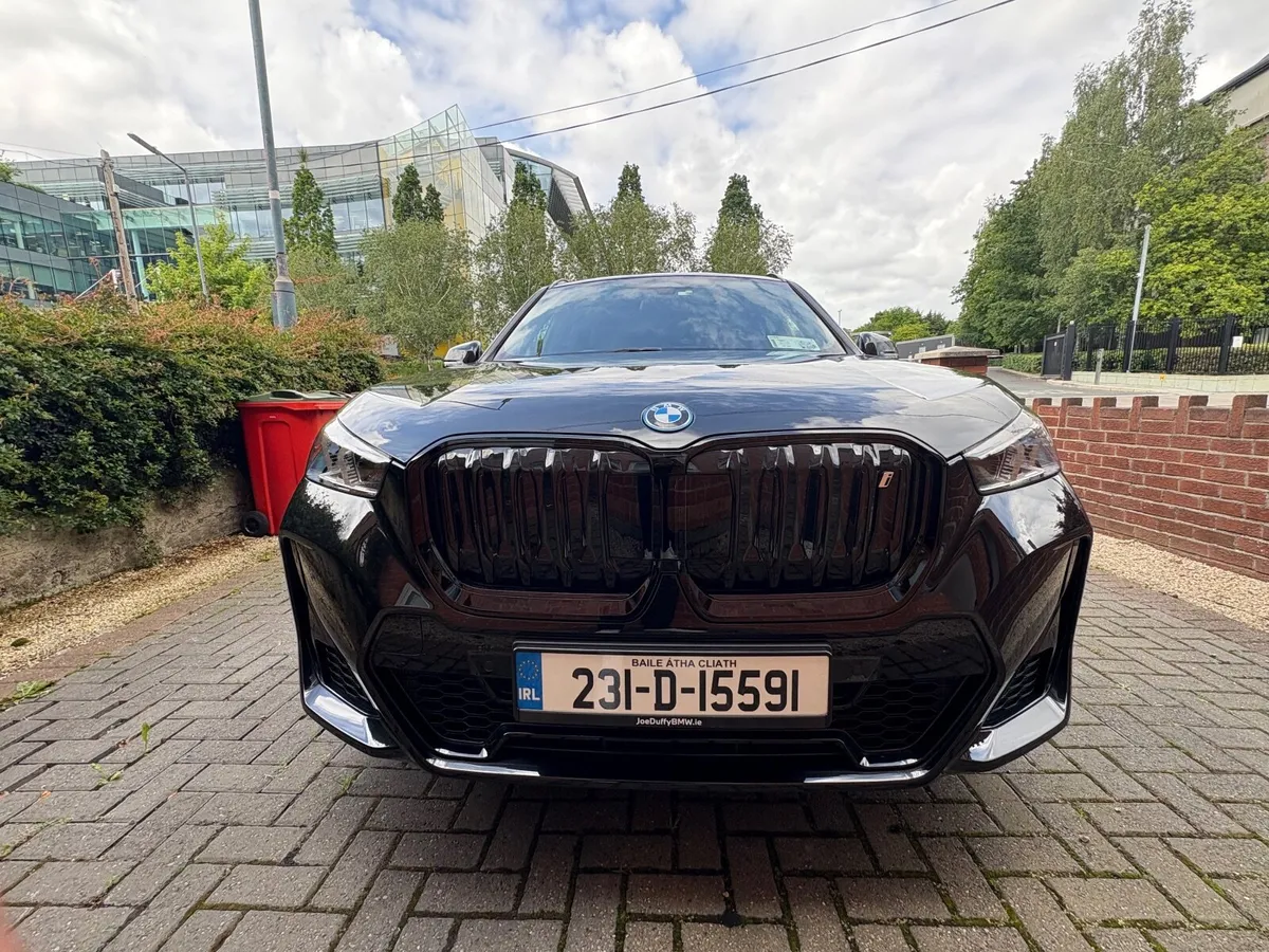 BMW iX1 2023 - Image 3
