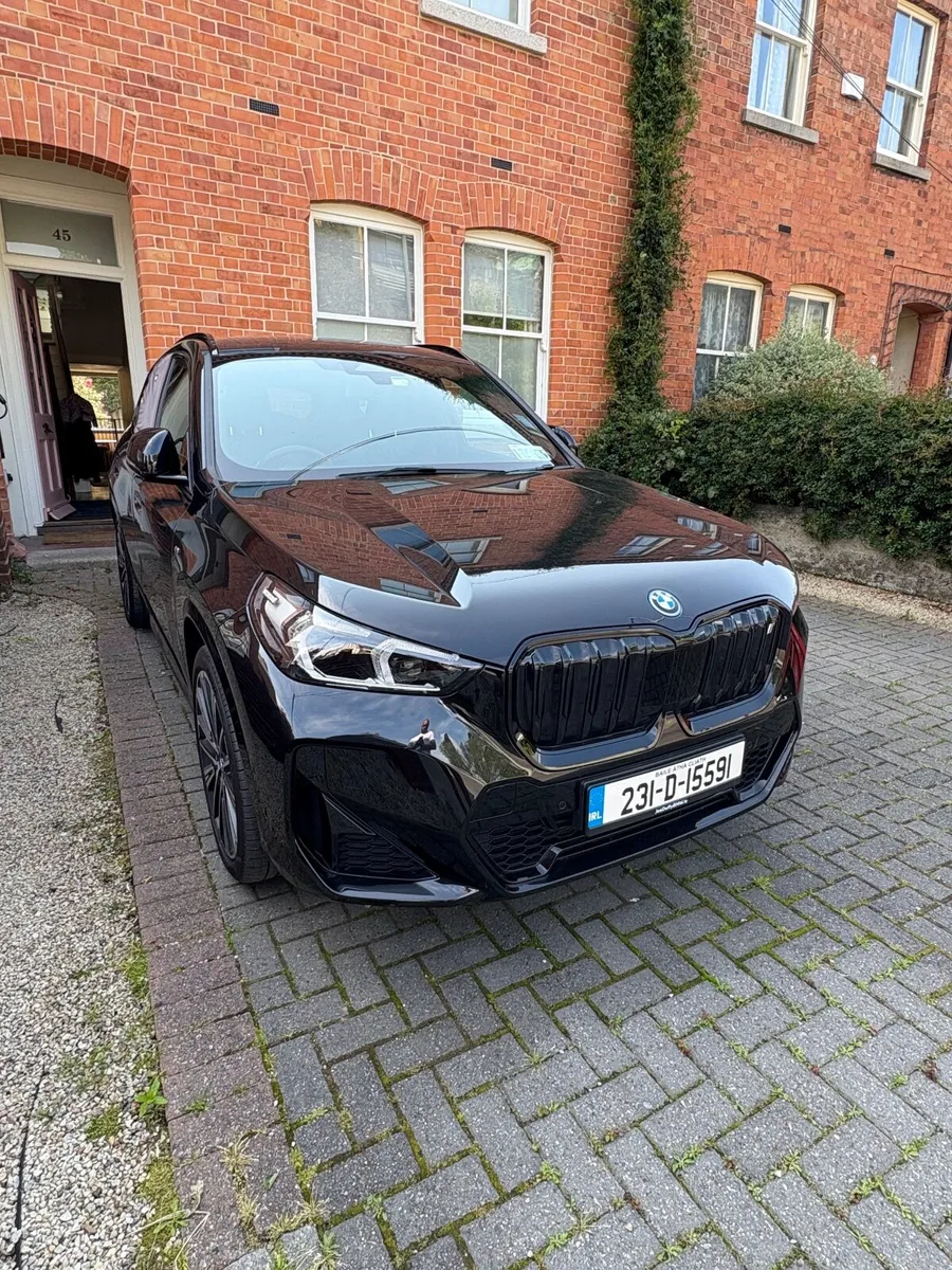BMW iX1 2023 - Image 4