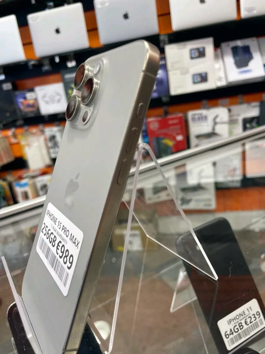 IPHONE 15 PRO MAX 256GB,1 YEAR WARRANTY  UNLOCKED - Image 2