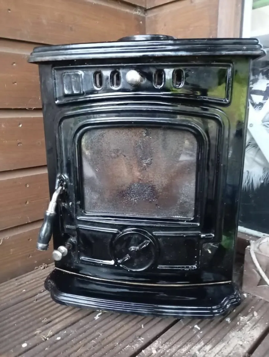 Solid Fuel Stove - Image 1