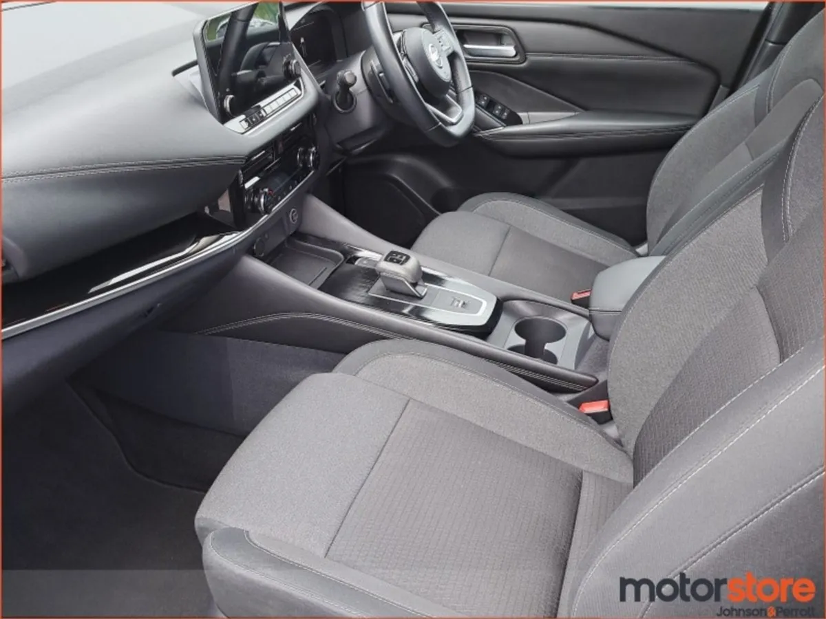 Nissan QASHQAI 1.3 PET Mild Hybrid SV Premium CVT - Image 3