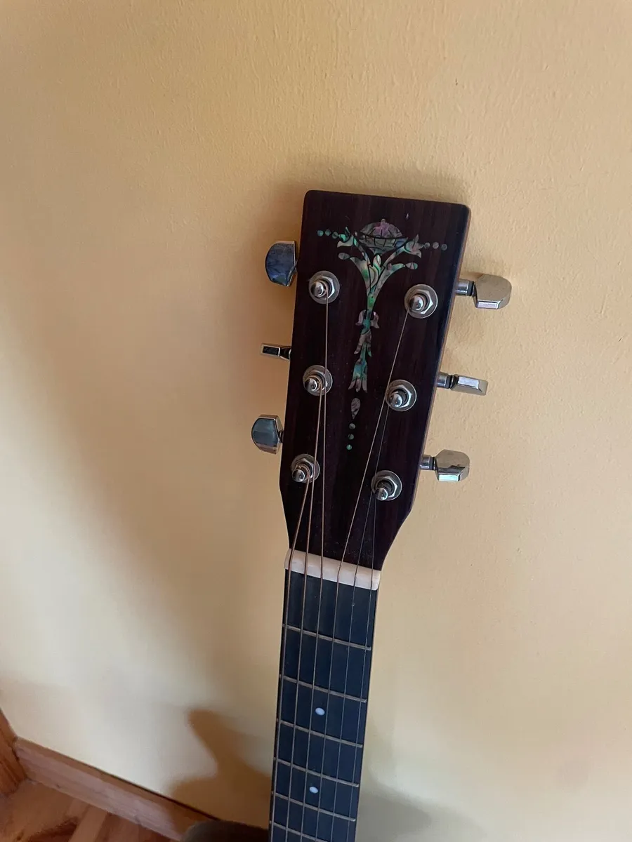 Guitar - Image 4