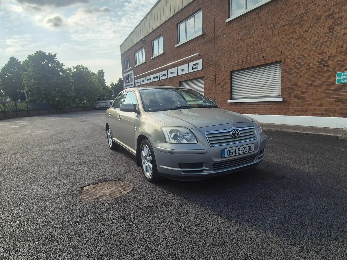 Toyota Avensis 2005 - Image 2
