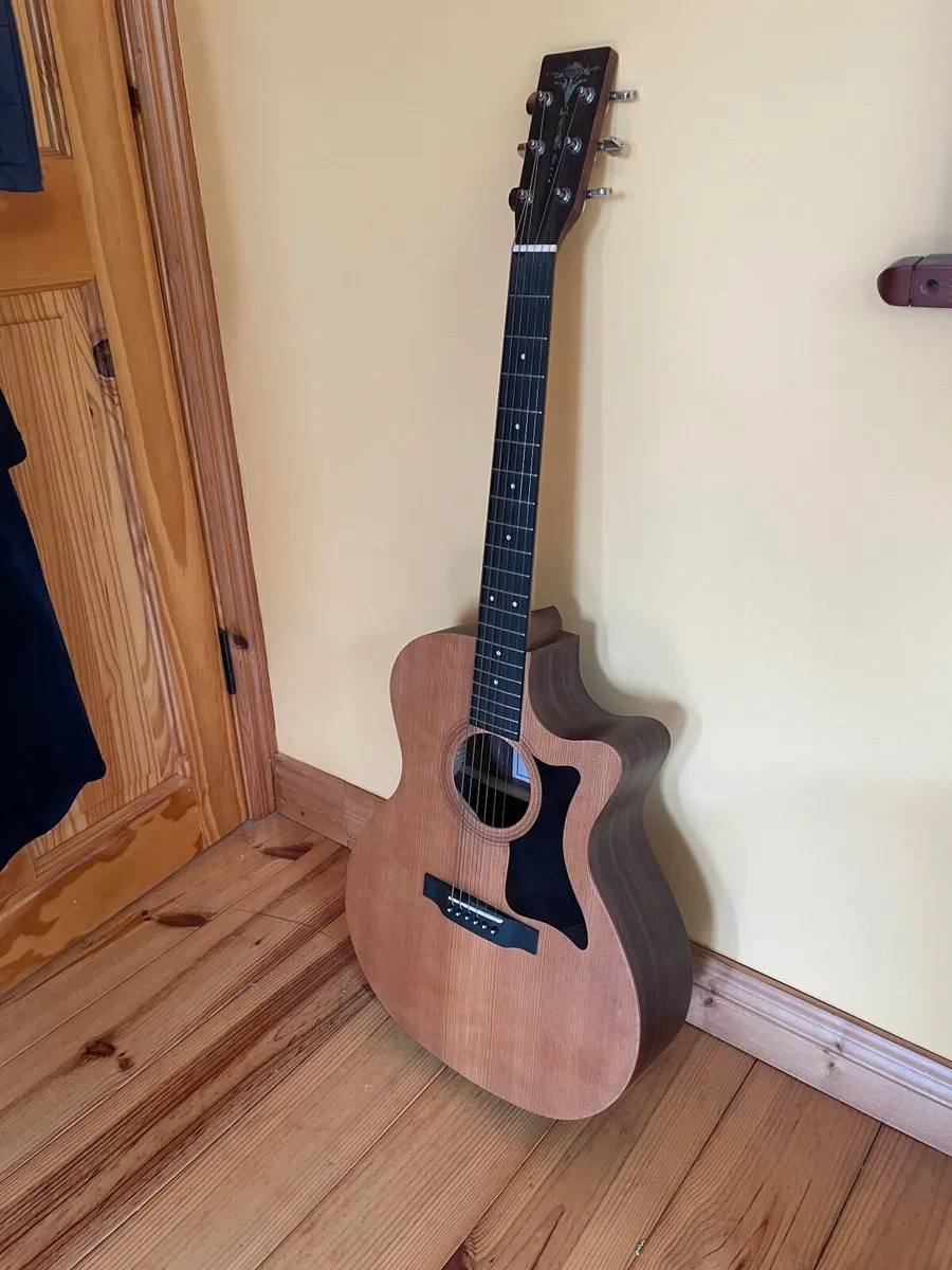 Guitar - Image 2