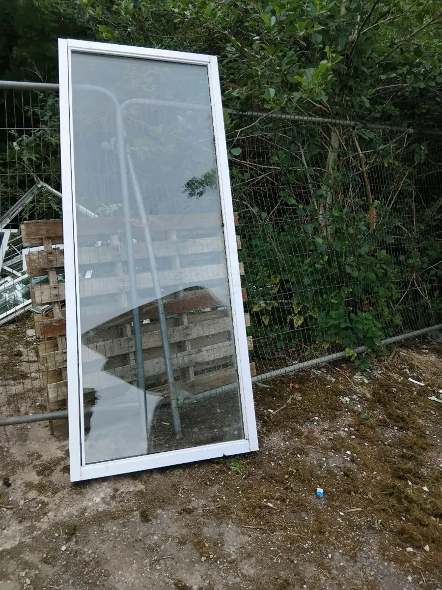 2x windows - Image 1