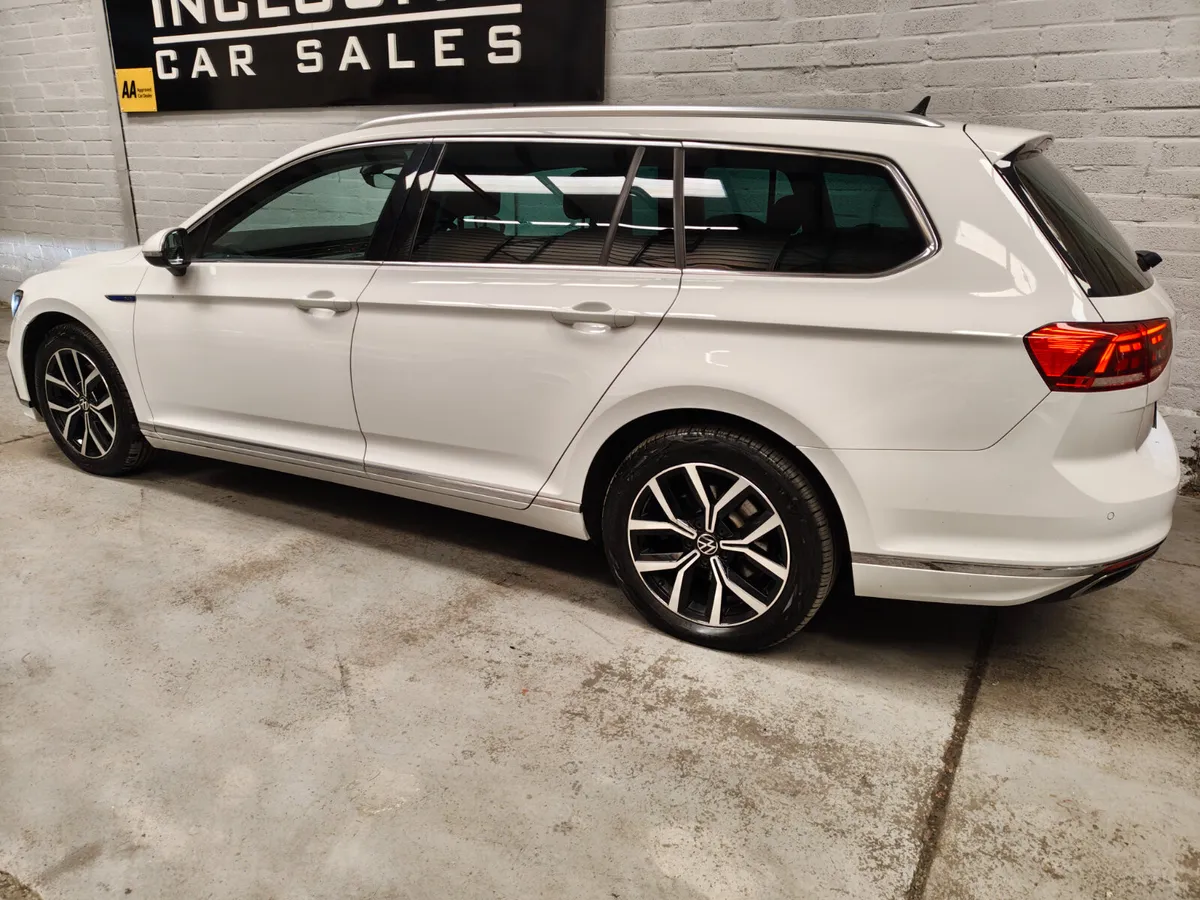 Volkswagen Passat 2021 1.4 GTE AUTOMATIC HYBRID - Image 4