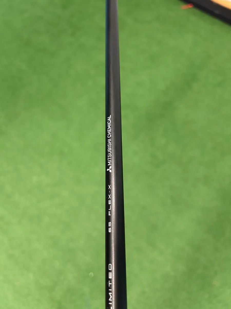 Taylormade M5 driver and Cleveland wedge - Image 4
