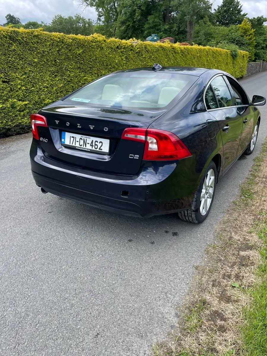 2017 Volvo s60 - Image 2