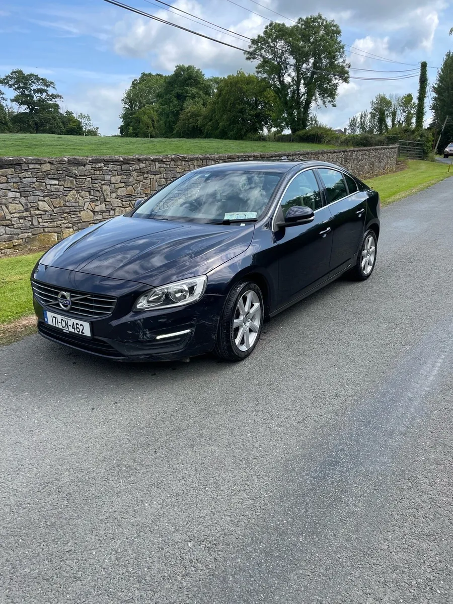 2017 Volvo s60 - Image 4