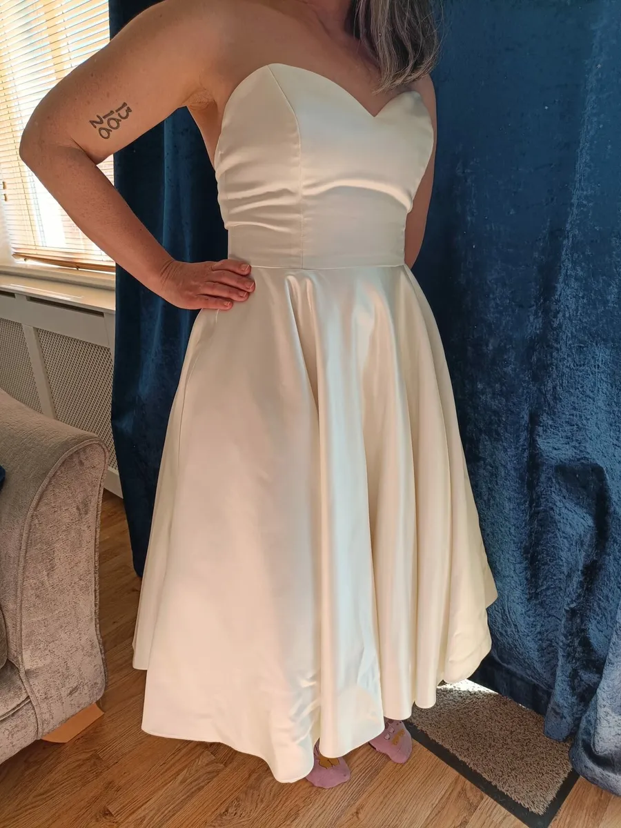 Wedding dress - Image 1