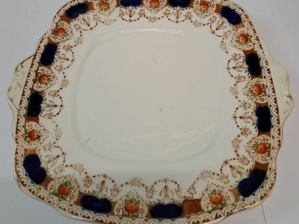 Antique Imari style cake plate - Image 1