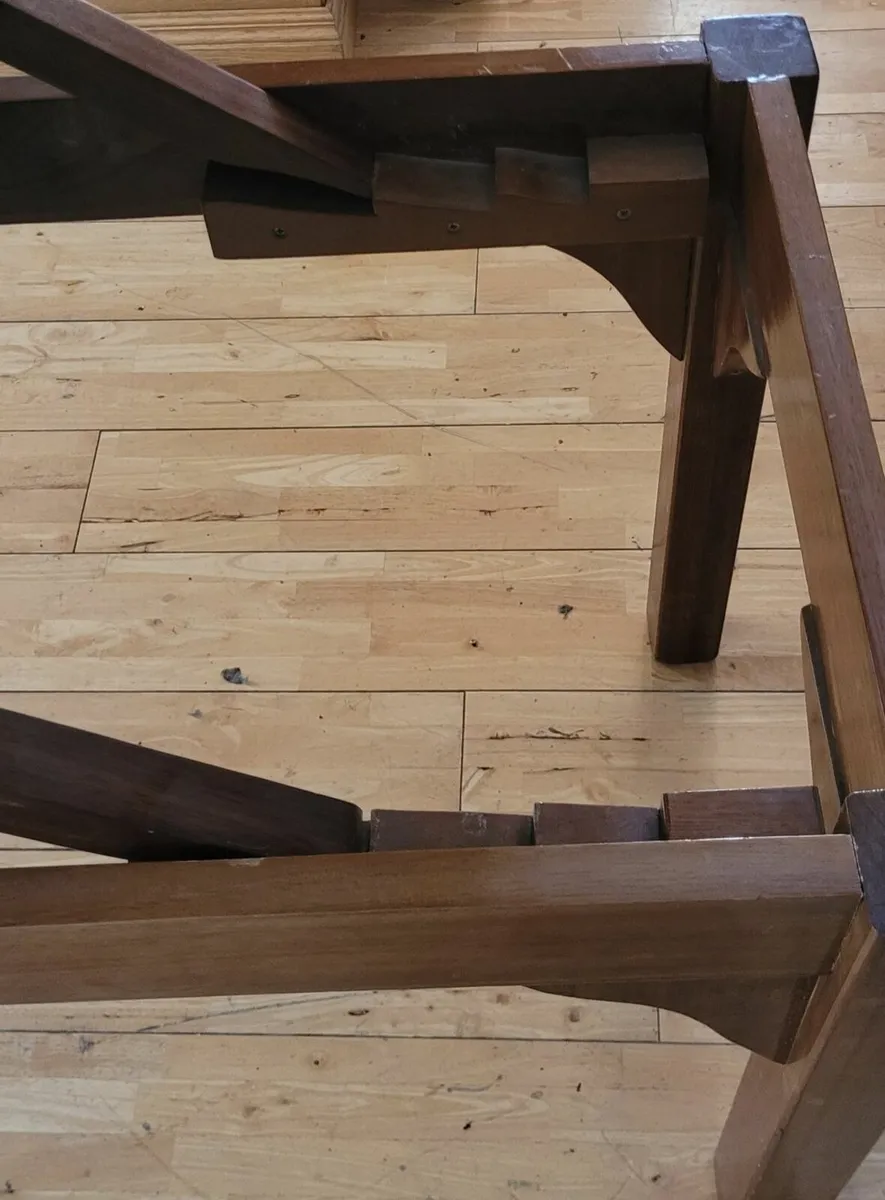 Consultants Bench - Image 3
