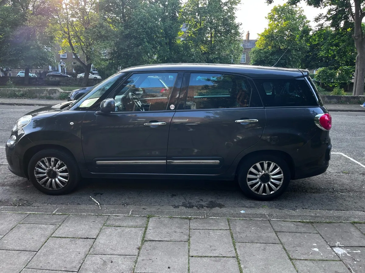Fiat 500L - Image 4